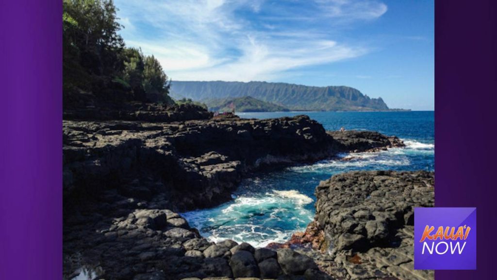 Access gate to Queen s Bath remains closed due to hazardous ocean