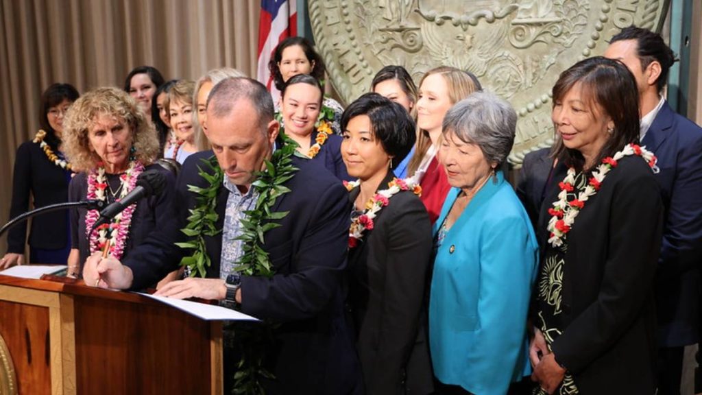 Hawaiʻi Gov. Green signs into law 15 bills related to domestic violence ...