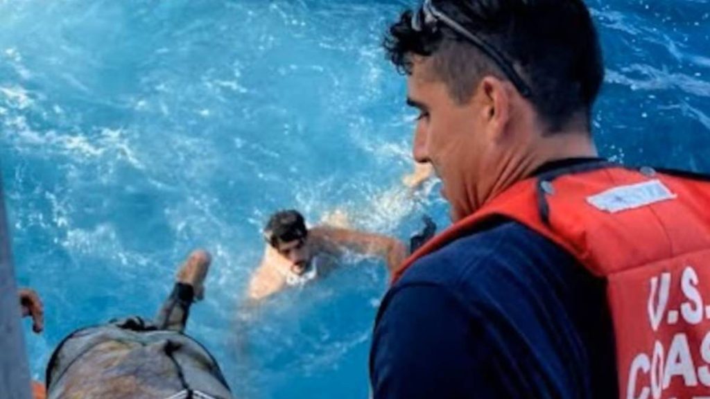 US Coast Guard rescues 5 people after vessel capsizes off Kaua‘i ...