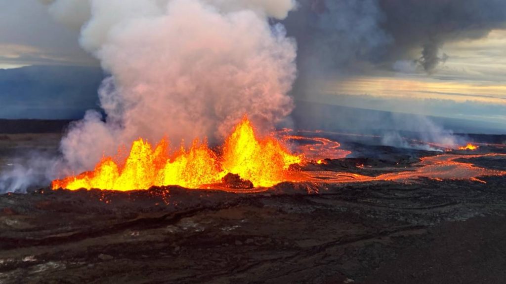 UH researchers: Hawai'i's two most active volcanoes share magma