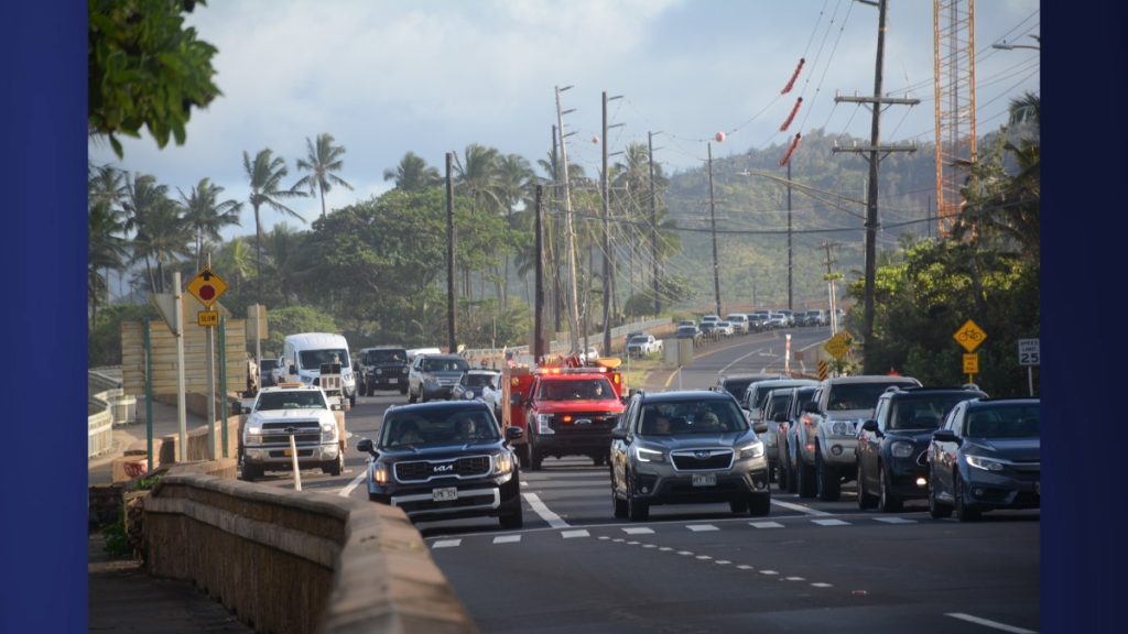 Fire crews navigate through congested traffic on the northbound lane of Kuhio Highway as motorists evacuate Wailua. (Picture Courtesy: Xiomara Yamileth/ Kaua'i Now)