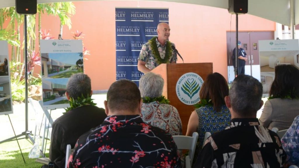Walter Panzirer, a Trustee of the Helmsley Charitable Trust, speaks to the crowd during a press conference at the Kaua'i Veterans Memorial Hospital on Sept. 16. (Photo Credit: Xiomara Yamileth/ Kaua'i Now)