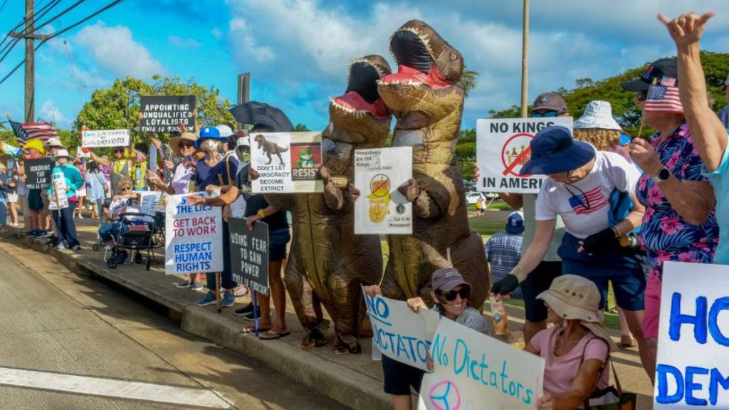 Kauaʻi's 'No Dictators' rally draws 500 as part of nationwide protest against President Trump