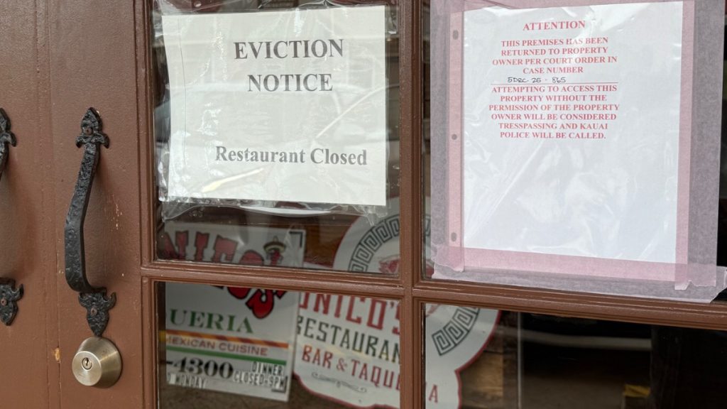A court-ordered eviction forces Monico's Restaurant Bar & Taqueria to close its doors Friday.

#eviction
#Kapaa
#Kauainow 