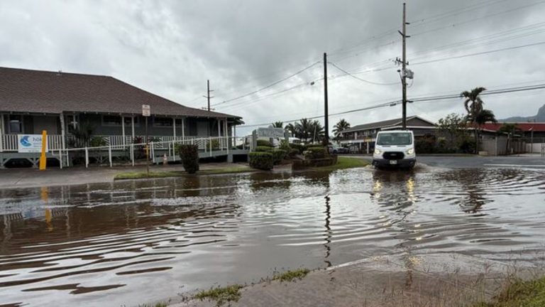 Flood advisory issued for Kauaʻi until 7:15 p.m. Thursday as heavy rain moves across the island