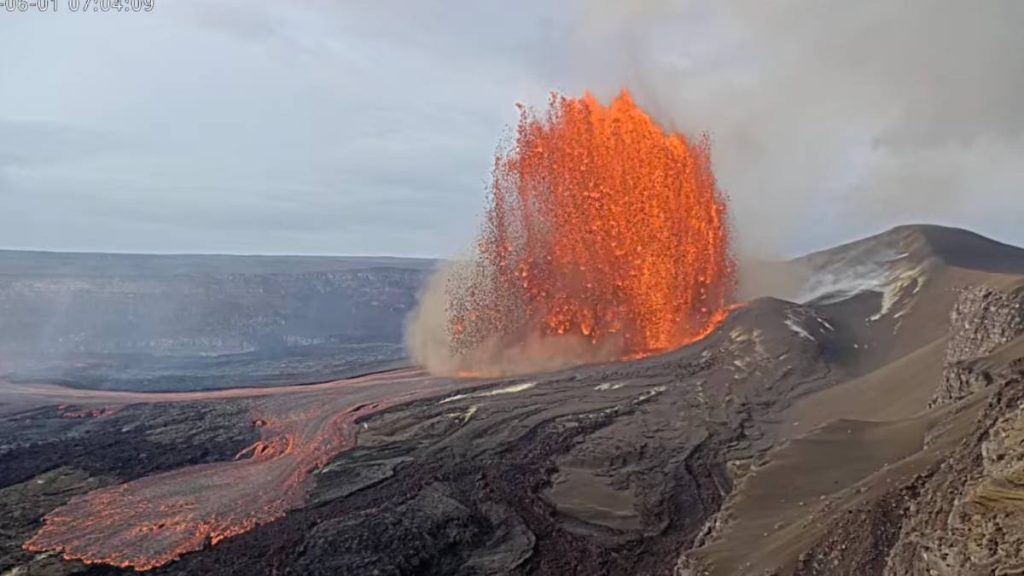 Kīlauea eruption at around 7 a.m. on June 1, 2026. (USGS live stream)