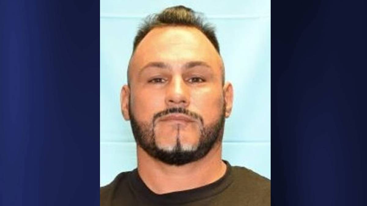 UPDATE: Police say murder suspect likely now on foot in Waipouli-Kapaʻa business area