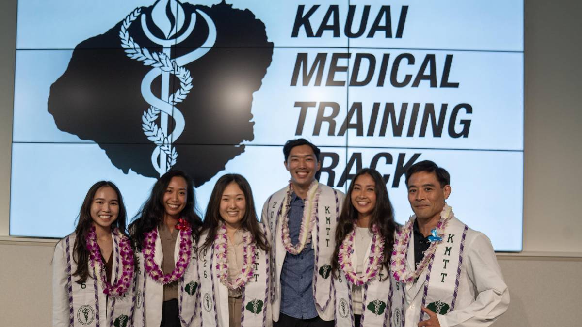First cohort graduates from University of Hawai‘i medical school’s Kaua‘i Medical Training Track