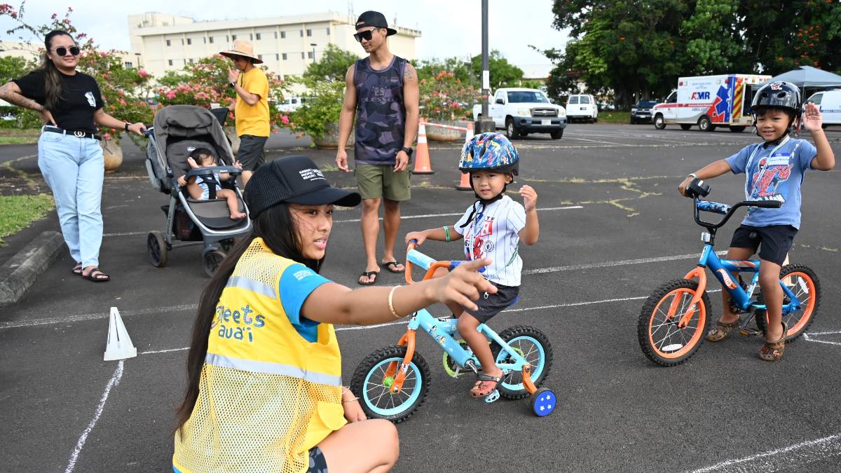 Kauaʻi keiki bring home free helmets, bikes after annual Keiki Bike Safety Day on Saturday
