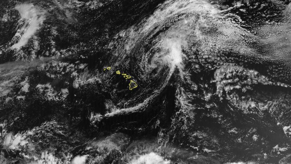 Tropical Storm Fausto Tuesday update: Kaua‘i could see potential heavy rainfall as weakening storm passes