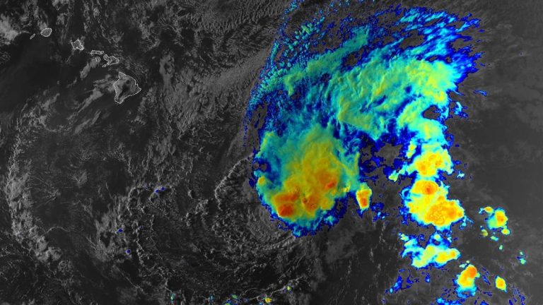 Moke holding steady; new tropical storm expected to pass south of islands early next week as it weakens