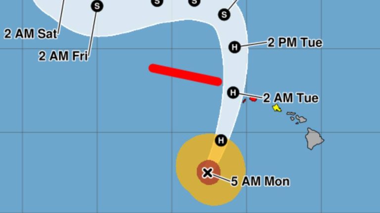 Category 3 Hurricane Lowell forecast to pass near or just west of Niʻihau tonight into Tuesday morning