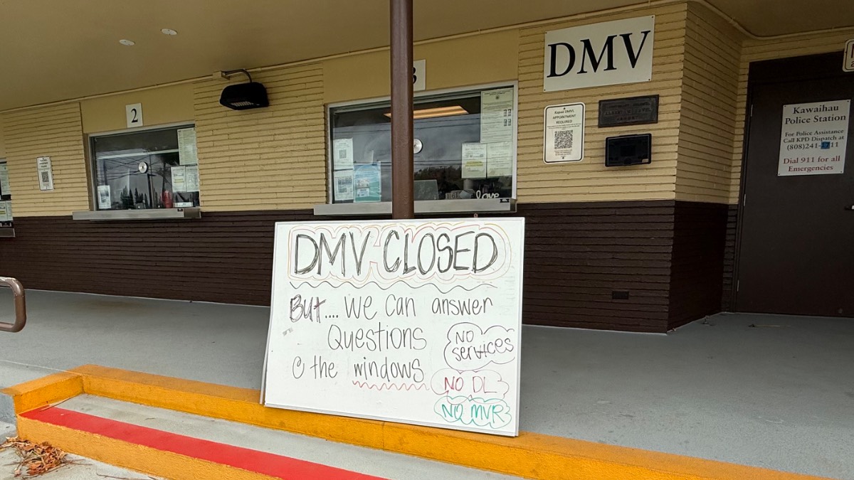 DMV closed on Kauaʻi due to fire leaving residents who need license renewals in limbo