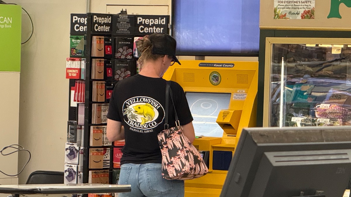 Kauaʻi County to absorb kiosk payment fees after Kāpule Building fire in Līhuʻe
