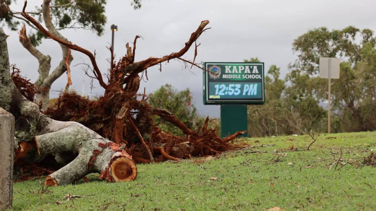What Kauaʻi County residents, visitors need to know Monday about Hurricane Lowell recovery