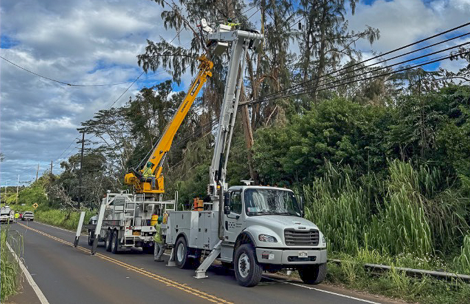 Utility crews continue to work to reconnect Garden Island residents who have gone a week without power after Hurricane Lowell knocked down transmission and power lines around the island. (Photo credit: Kauaʻi Island Utility Cooperative)