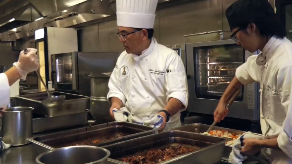 Kapiʻolani Community College culinary program cooking up hot meals to help Kauaʻi students